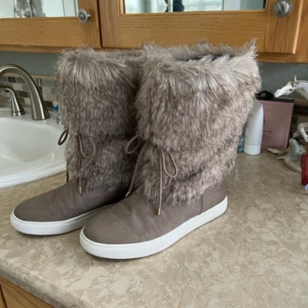 KENNETH COLE FUR & SUEDE BOOTS, SZ 6